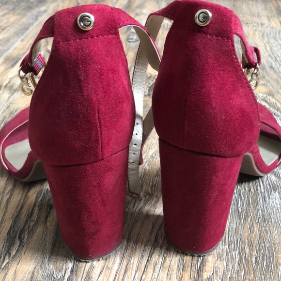 Guess Sandals 7.5 - Picture 3 of 3